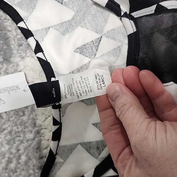 Windsor black and white cropped tank with black sheer down the center - Picture 3 of 4